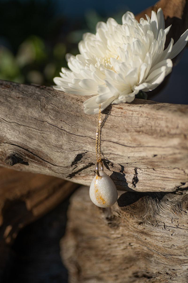 Milky Dew Drop Necklace